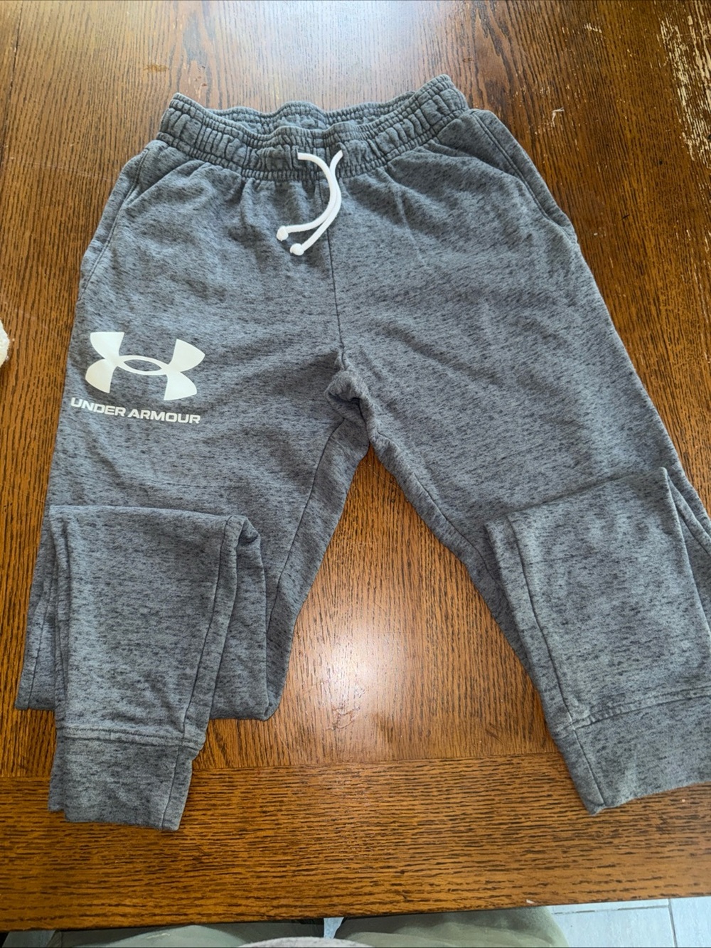 Under Armour Jogger Men's Size Small  Jogger Fitted Grey